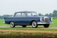 Mercedes-Benz 220 S, 1964