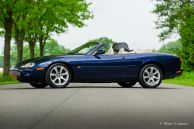 Jaguar XK8 convertible, 1999