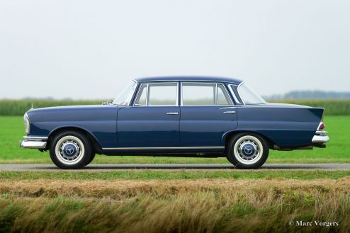 Mercedes-Benz 220 S, 1964