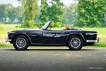 Triumph-TR-4-A-IRS-1966-Dark-Blue-Bleu-Fonce-Dunkelblau-02.jpg