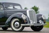 Mercedes-Benz 220 limousine, 1952