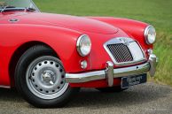 MG MGA TWIN-CAM roadster, 1960