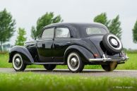 Mercedes-Benz 220 limousine, 1952